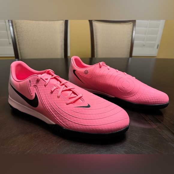 New Nike Phantom GX 2 Academy IC Mad Brillliance Pack Pink Soccer Cleats Size 11 - Picture 1 of 14